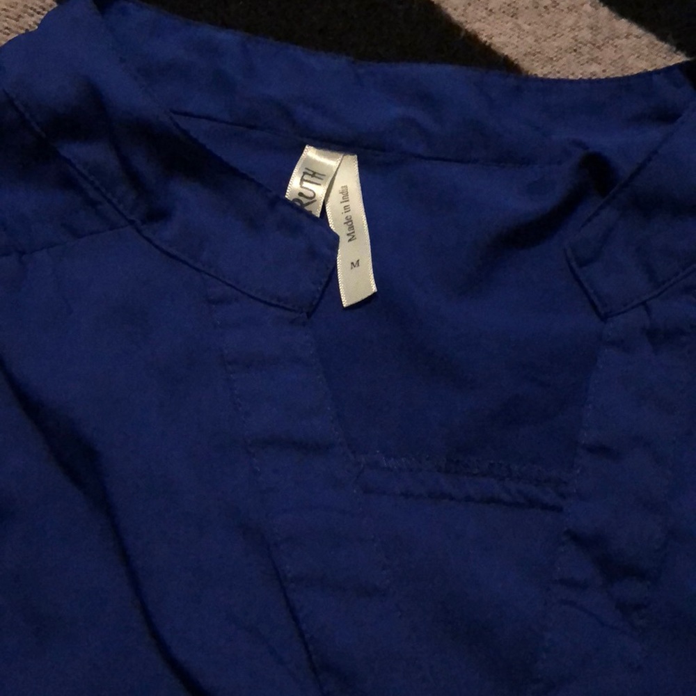 Button v neck blouse - Picture 3 of 3